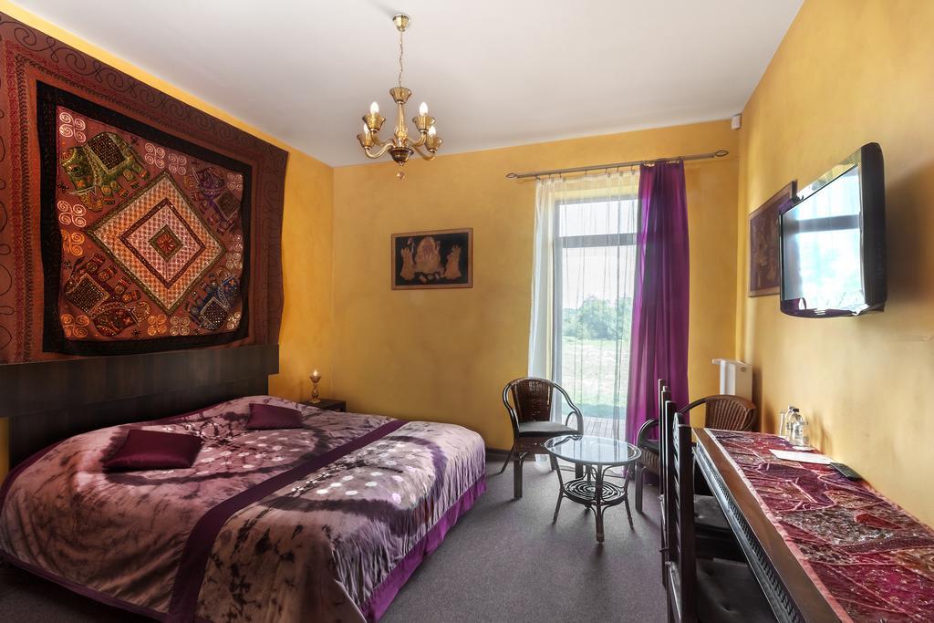 Palac Nieznanice Zabytek Goscinny Ze Spa Rom bilde