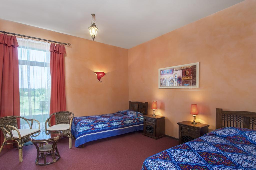 Palac Nieznanice Zabytek Goscinny Ze Spa Rom bilde