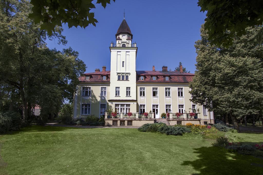 Palac Nieznanice Zabytek Goscinny Ze Spa Eksteriør bilde