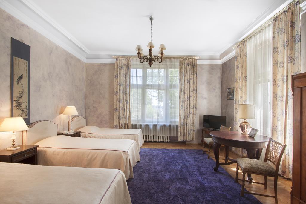 Palac Nieznanice Zabytek Goscinny Ze Spa Rom bilde