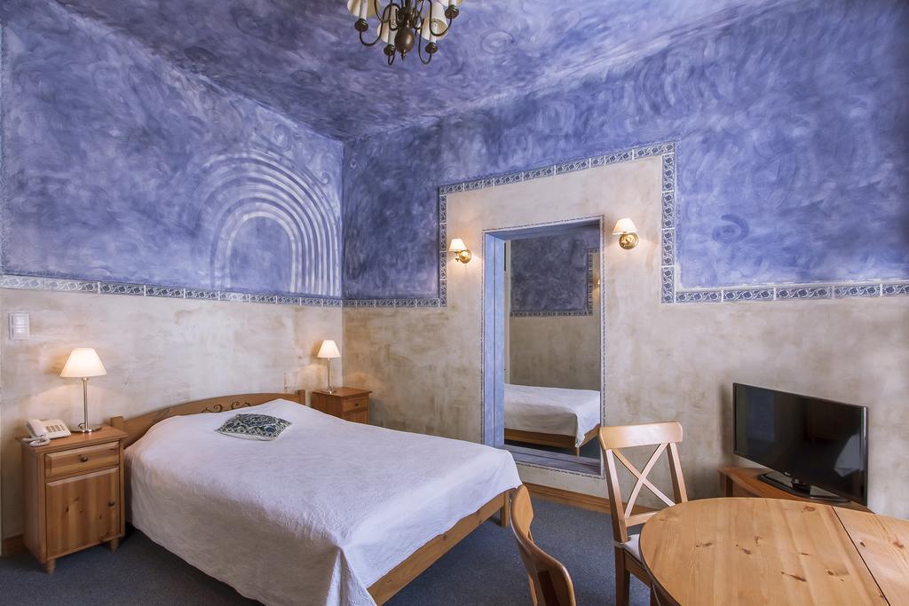 Palac Nieznanice Zabytek Goscinny Ze Spa Rom bilde